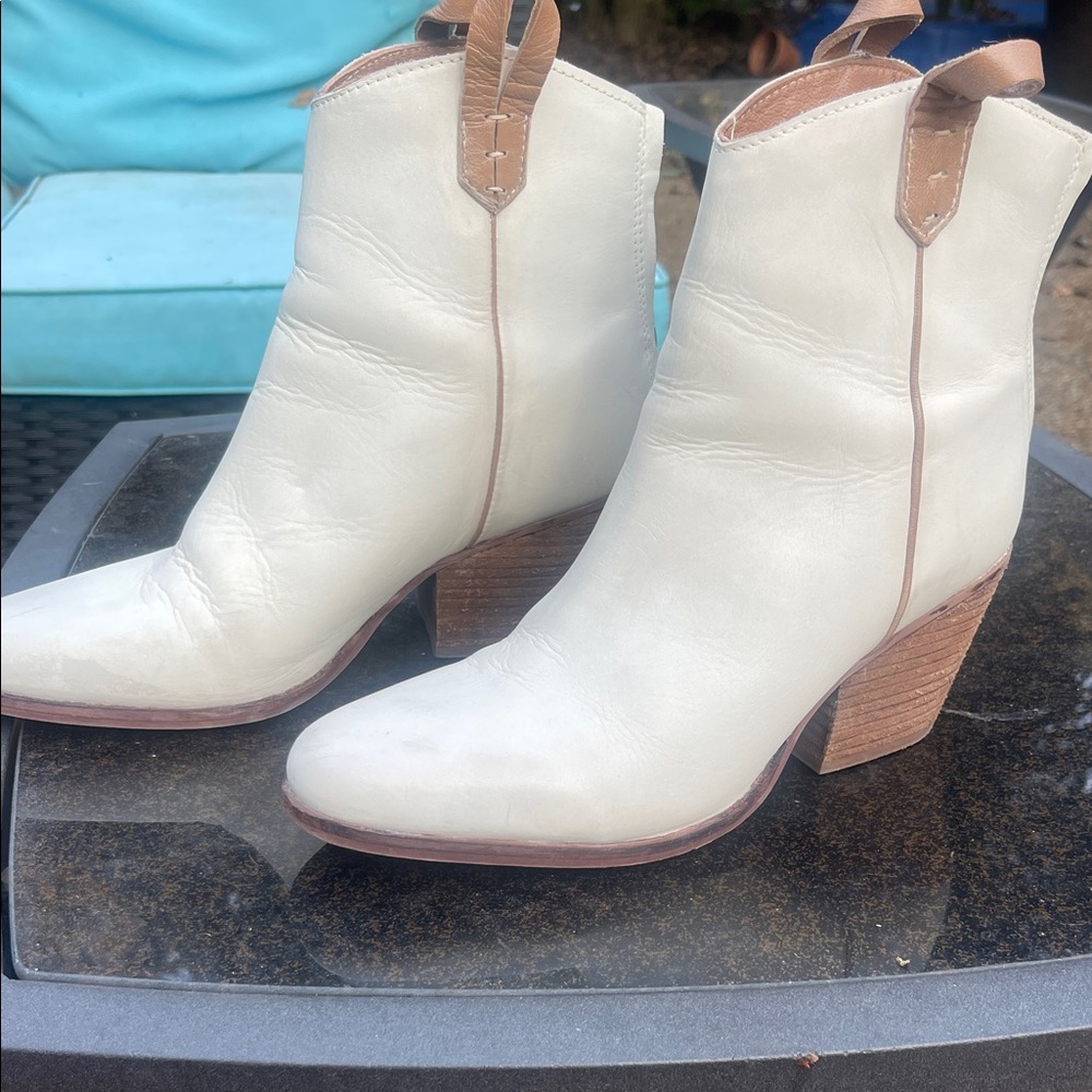 Chic Cream Ankle Boots with Stacked Heel